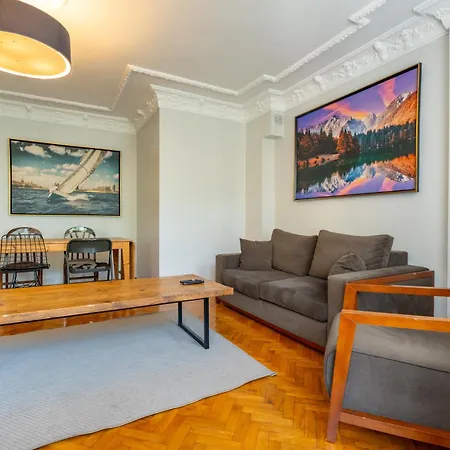 3-bedroom - Location - Elevator